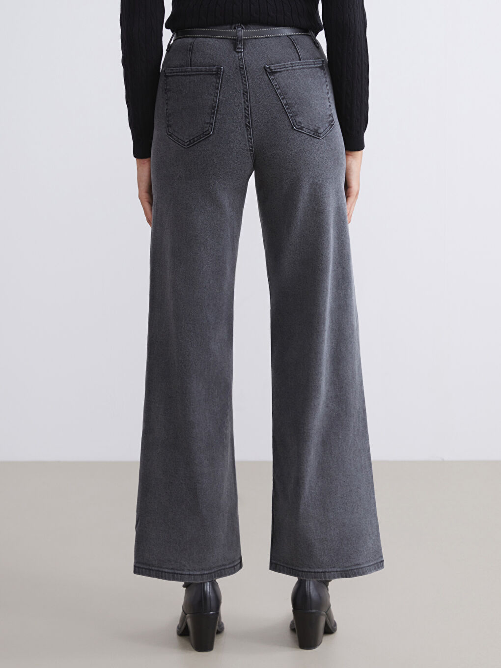 Siyah Beli Kemerli Wideleg Kadın Jean Pantolon-3