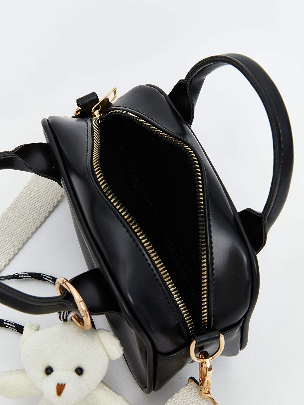 Siyah Deri Görünümlü Kız Çocuk Omuz Çantası-3