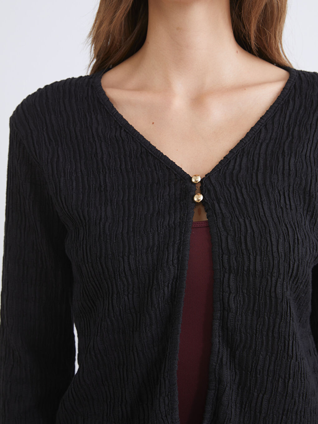 Siyah V Yaka Dokulu Kadın Hırka-2