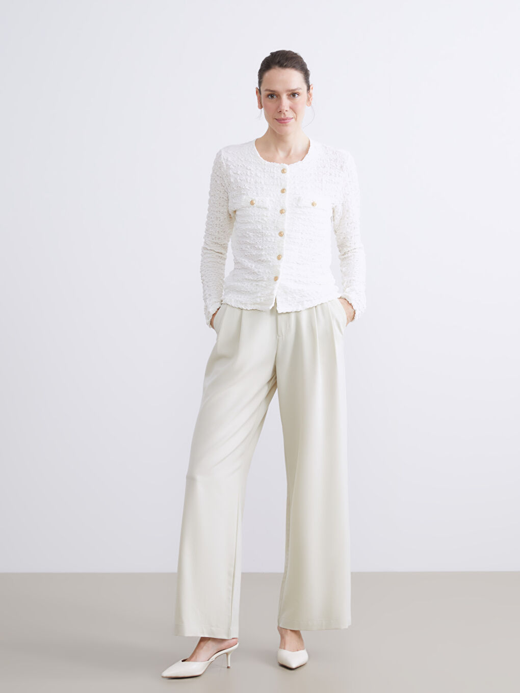 Ekru Bisiklet Yaka Dokulu Kadın Hırka-1