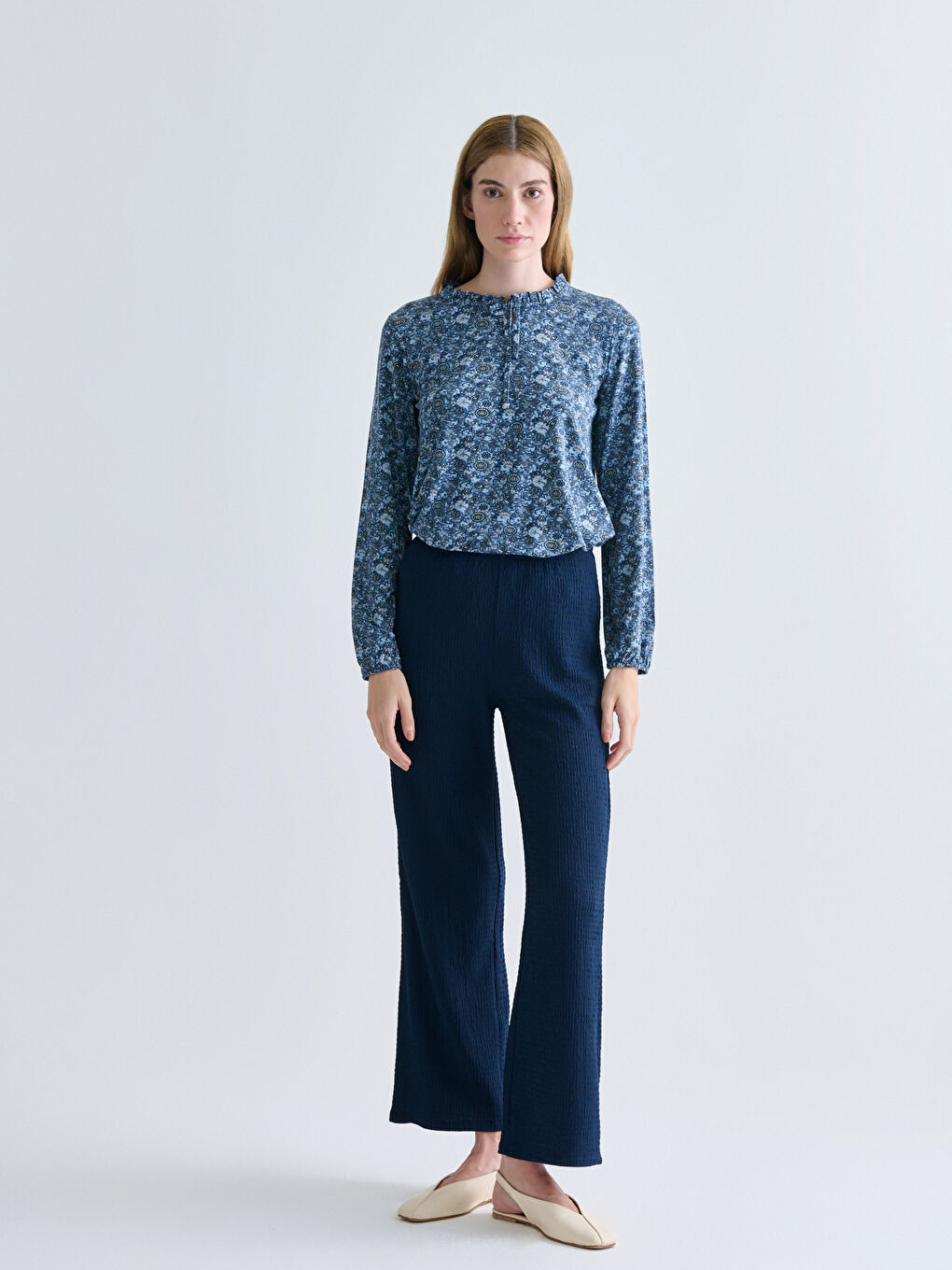 Elasticated Waist Textured Women's Trousers