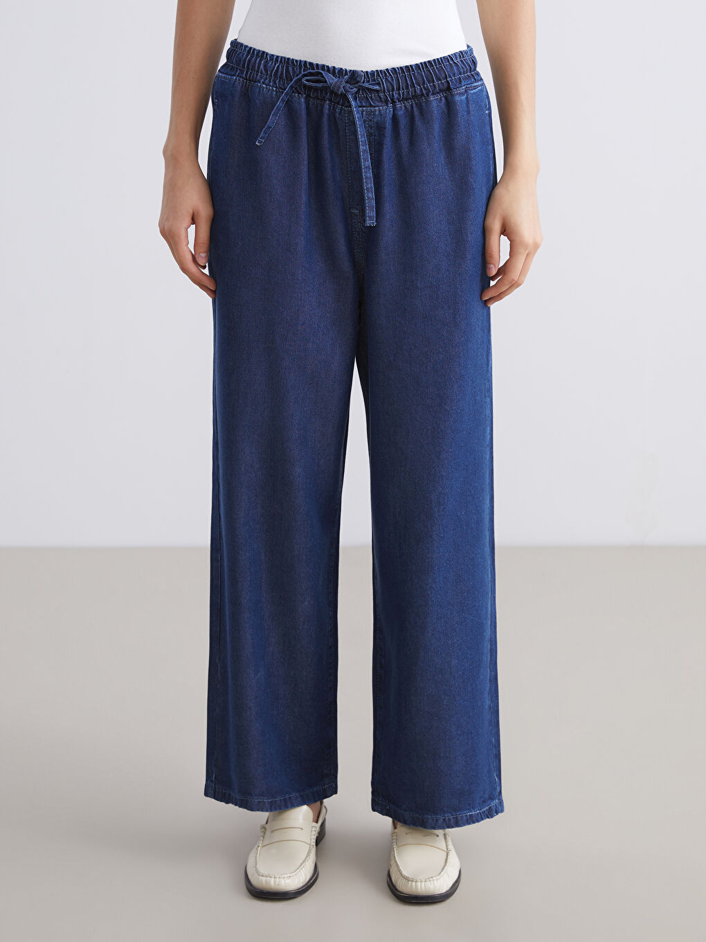 جينز واسع الأرجل بخصر مطاطي للسيدات-1