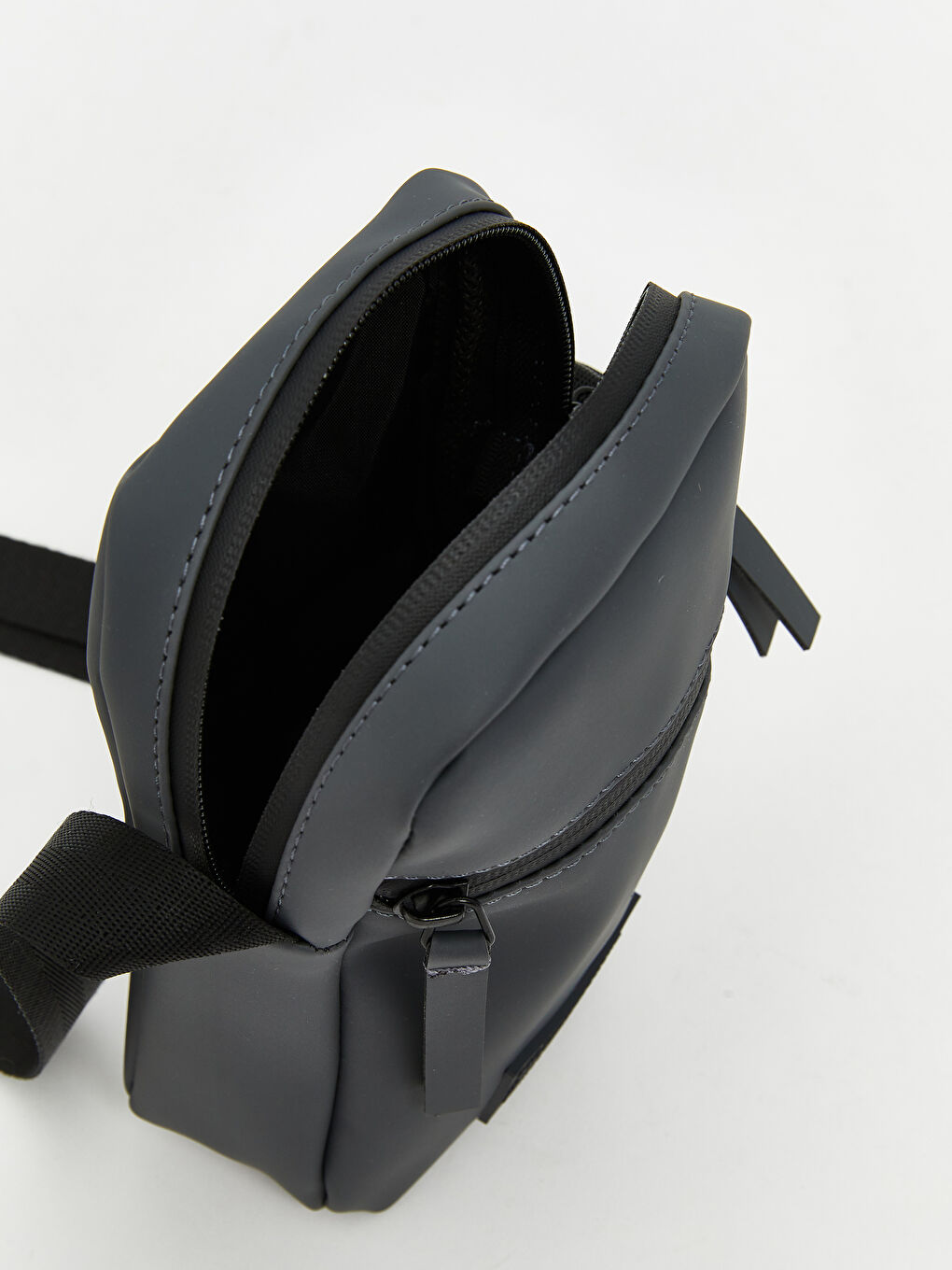 Gri Deri Görünümlü Erkek Çapraz Çanta-2