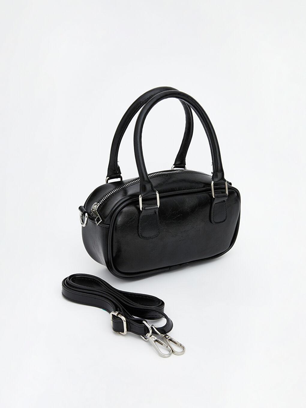 Siyah Deri Görünümlü Kadın Omuz Çantası-1