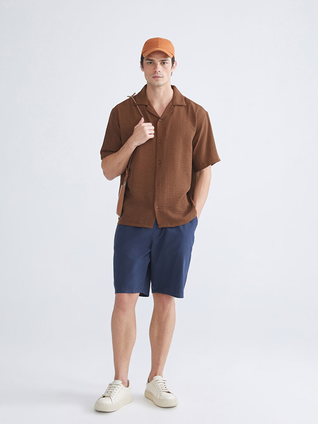 Kahverengi Regular Fit Resort Yaka Kısa Kollu Erkek Gömlek-1