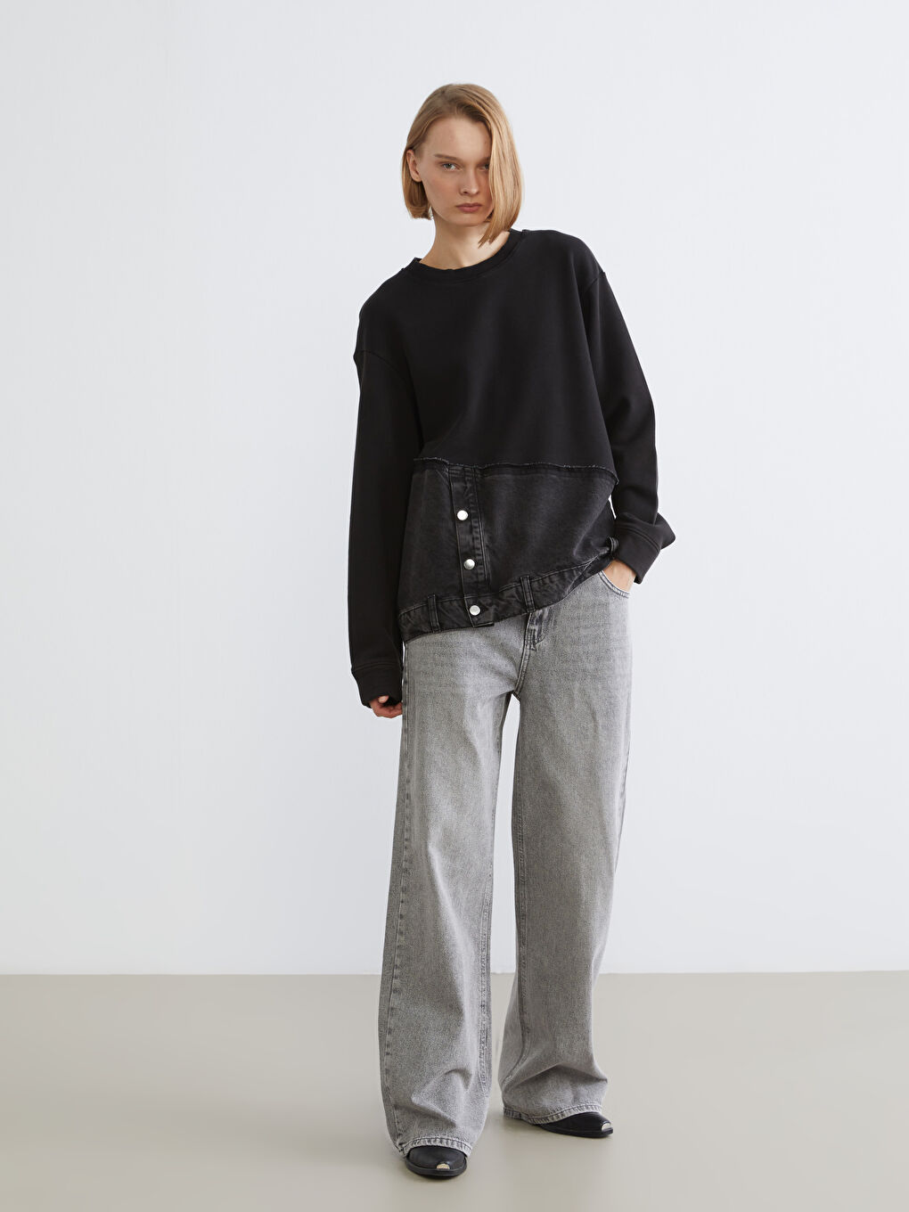 Siyah Bisiklet Yaka Oversize Kadın Sweatshirt-1