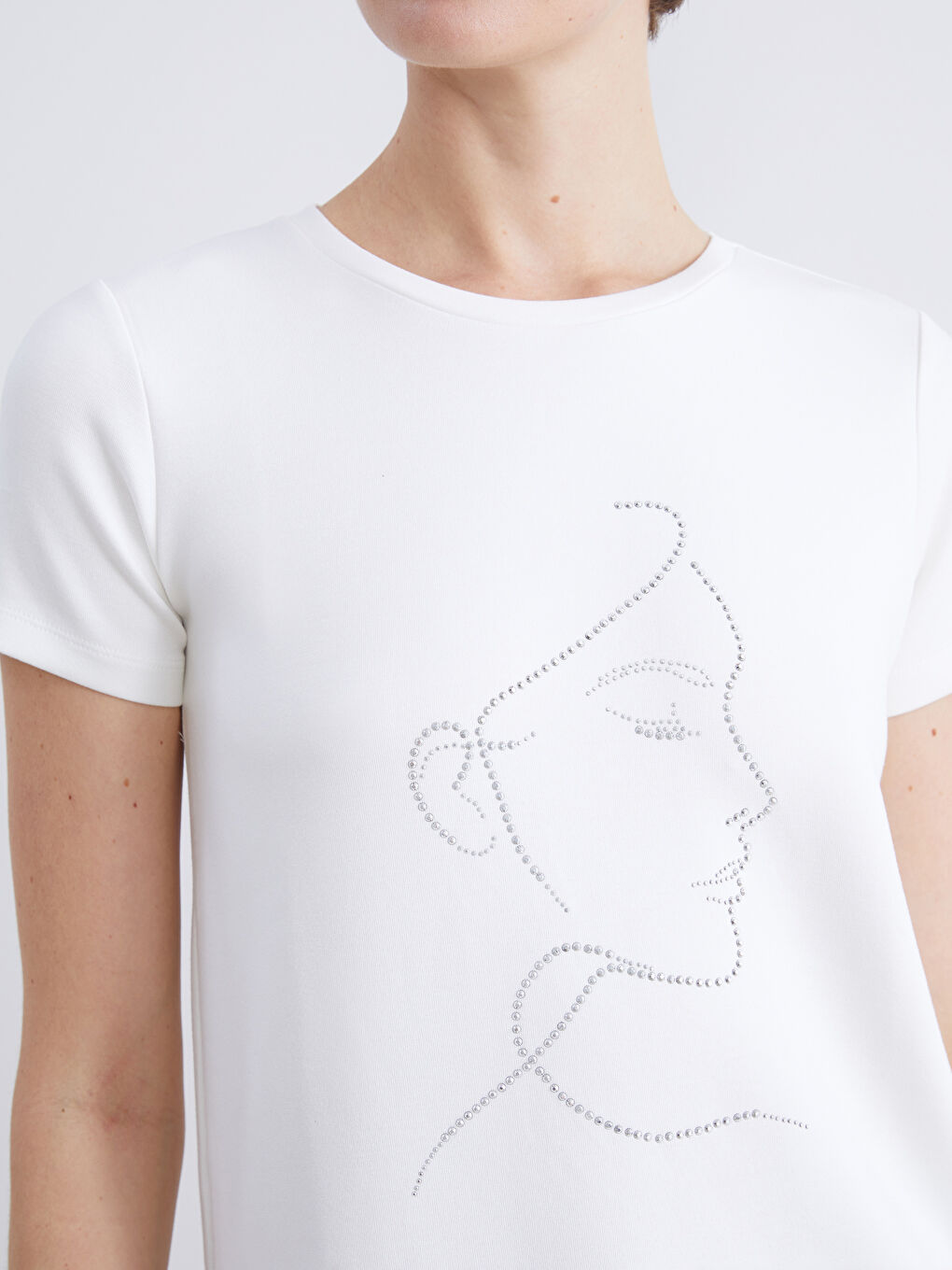 Ekru Bisiklet Yaka Taşlı Kadın Tişört-2