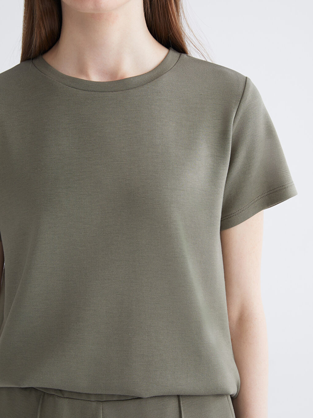Haki Bisiklet Yaka Kadın Tişört-5