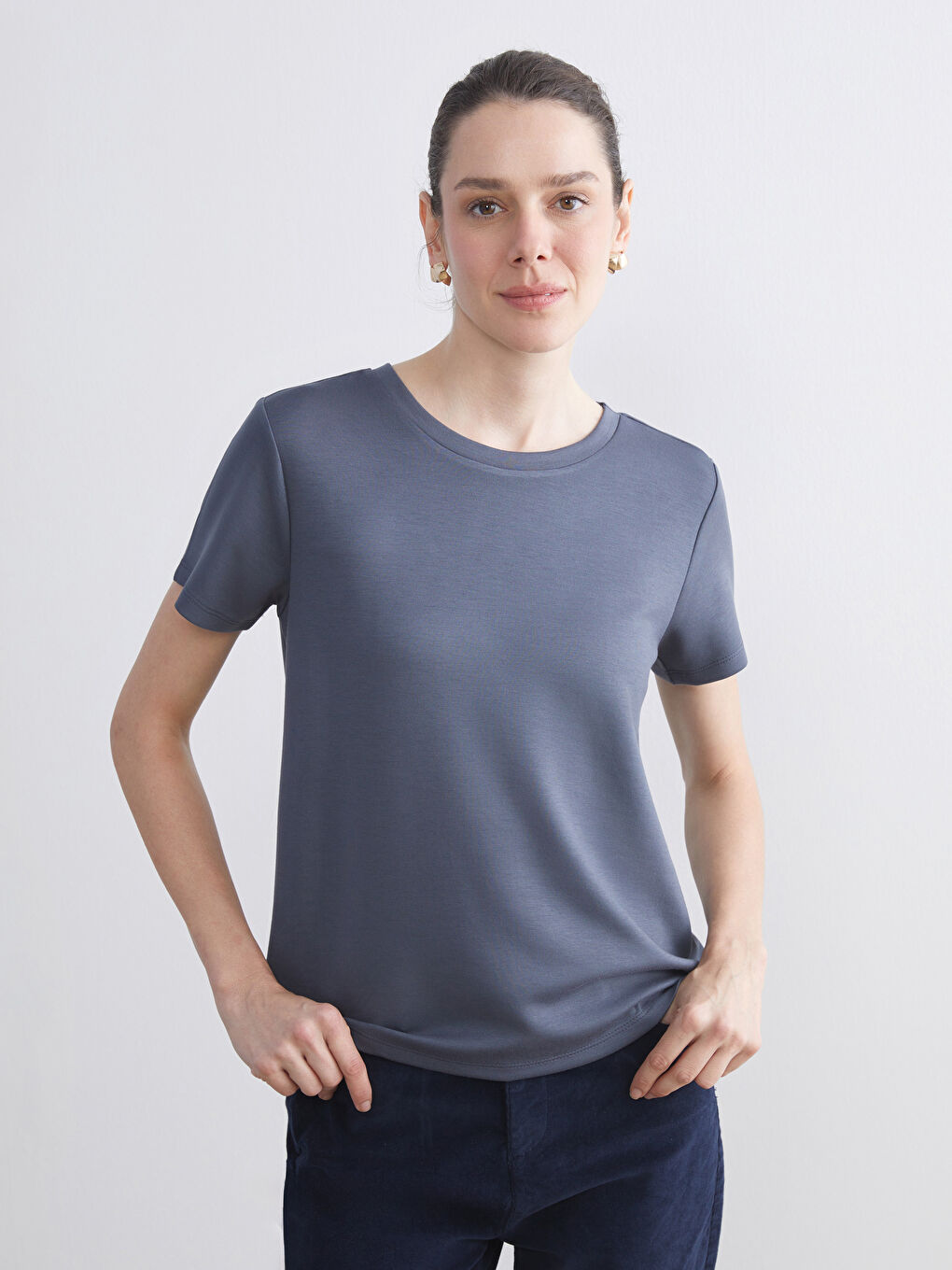 Футболка Женская С Круглым Вырезом-1