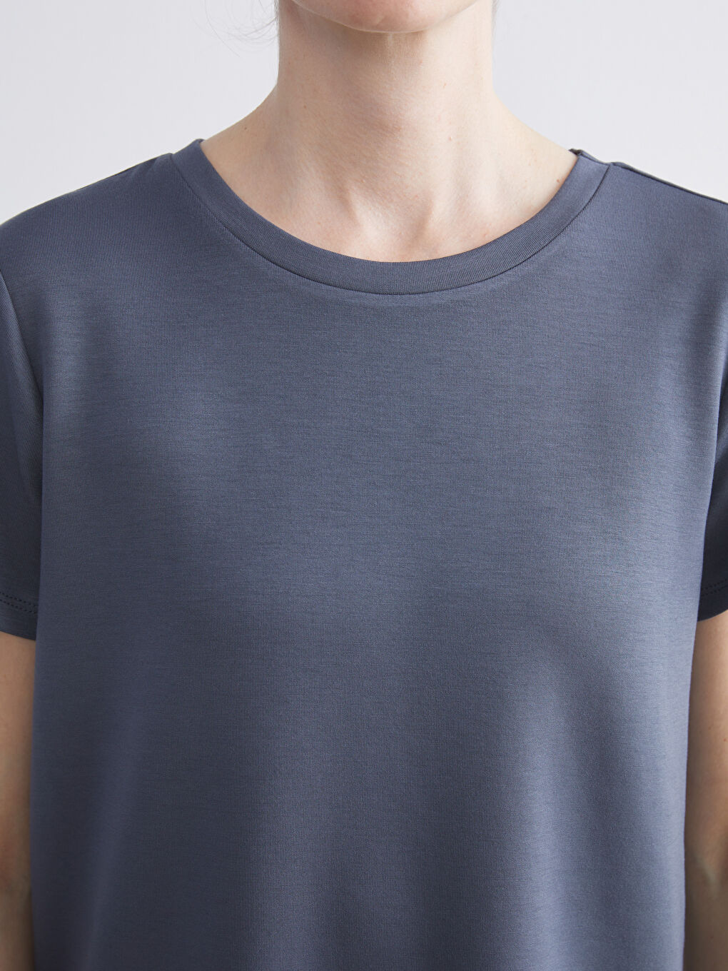 Футболка Женская С Круглым Вырезом-5