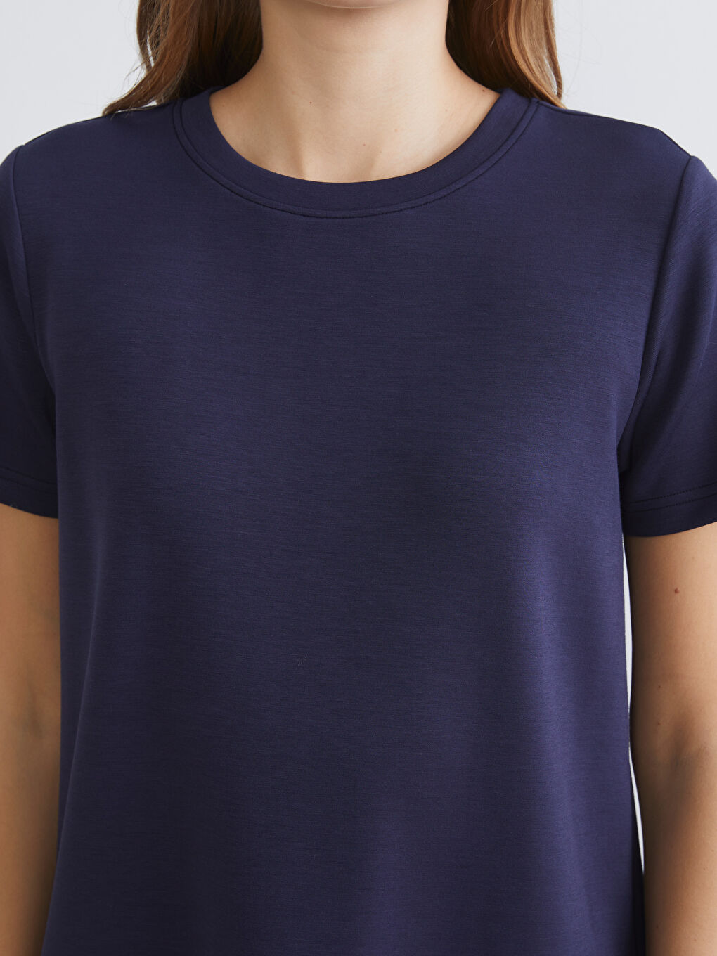 Әйелдерге арналған дөңгелек жағалы футболка-2