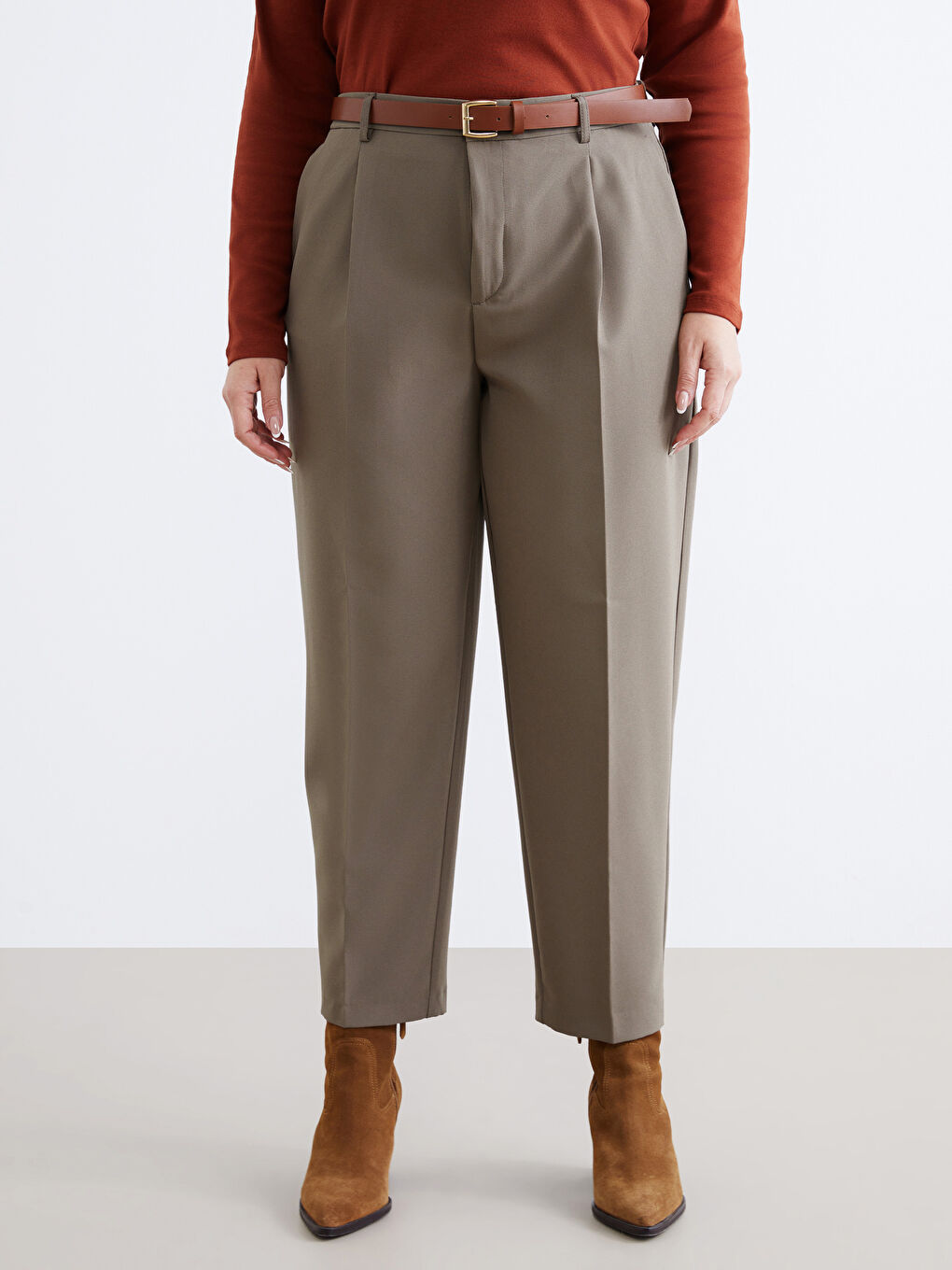 Haki Beli Kemerli Loose Fit Kadın Pileli Pantolon-5