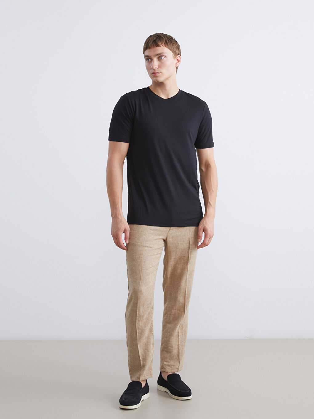 Siyah Bisiklet Yaka Erkek Tişört-1