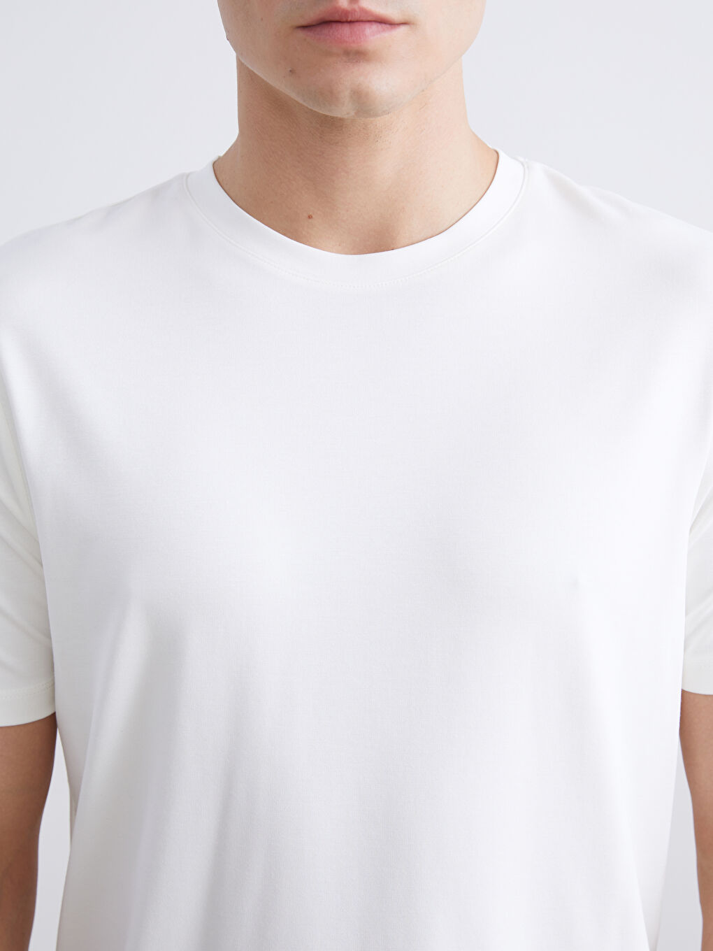 Ekru Bisiklet Yaka Erkek Tişört-3