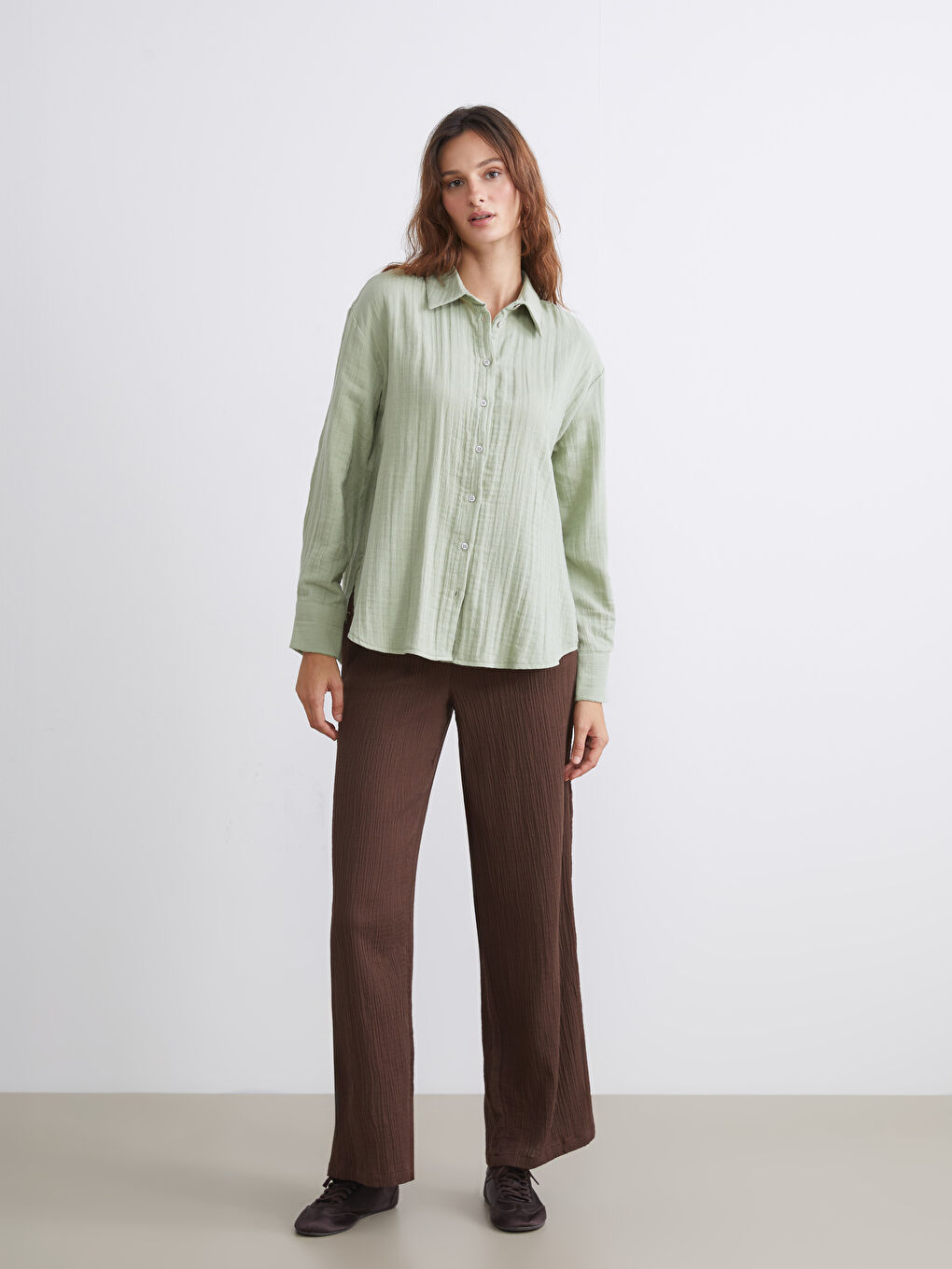 Yeşil Dokulu Müslin Kadın Gömlek-1