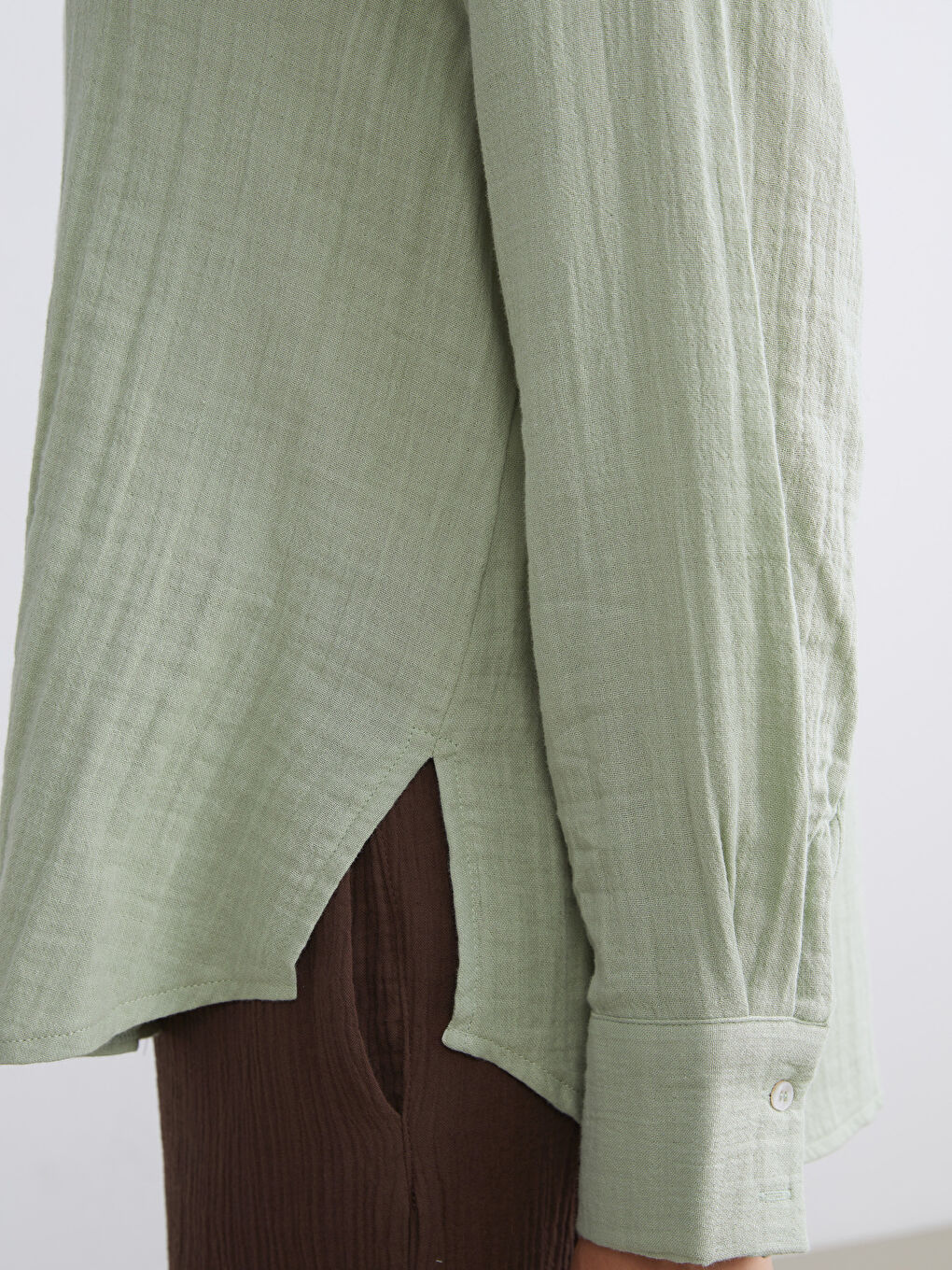 Yeşil Dokulu Müslin Kadın Gömlek-2