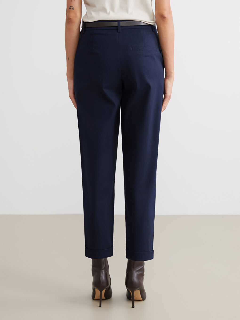 LCW Vision Belted High Waisted Carrot Fit Women's Trousers -W5KC60Z8-ZKF