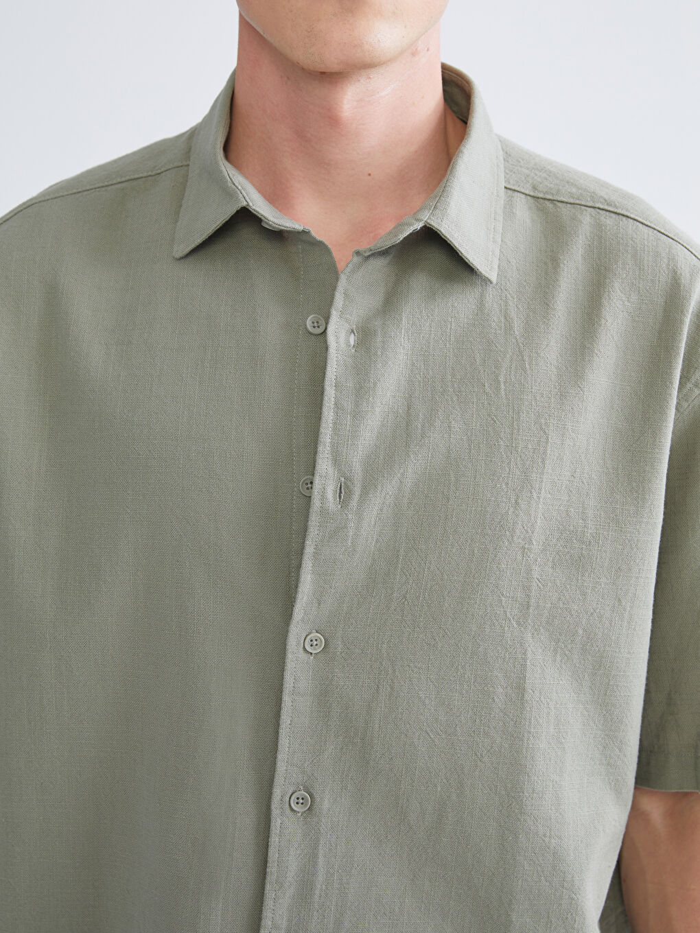 Haki Rahat Kalıp Kısa Kollu Keten Görünümlü Erkek Gömlek-2