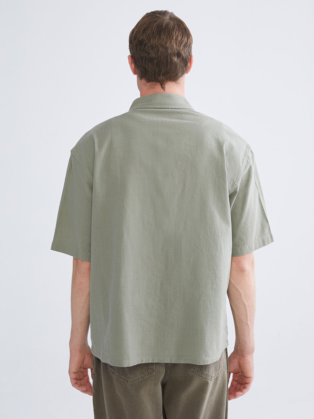 Haki Rahat Kalıp Kısa Kollu Keten Görünümlü Erkek Gömlek-3