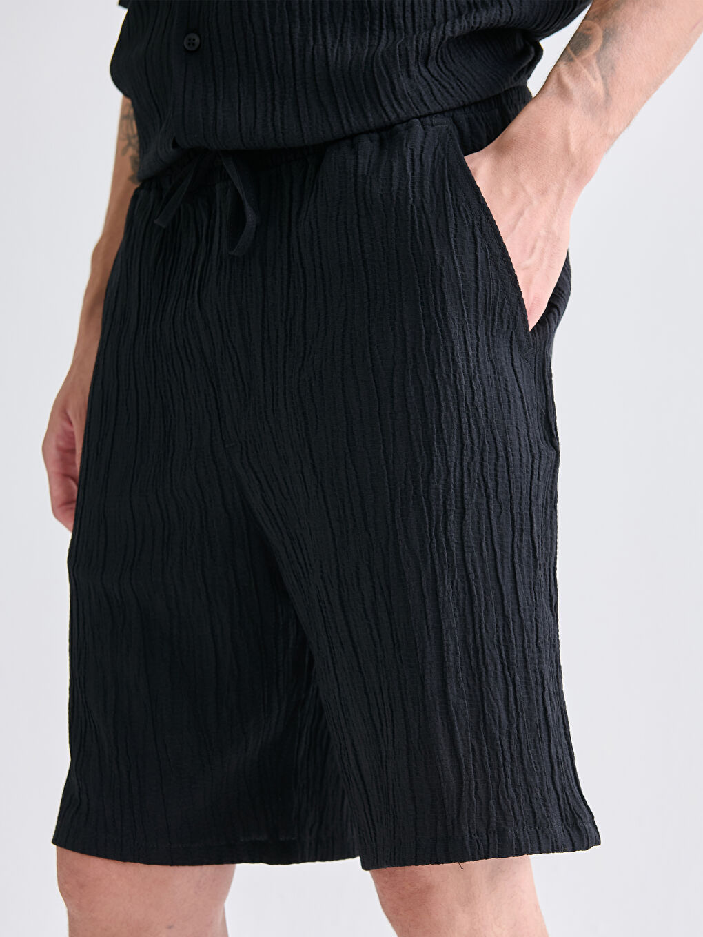 Siyah Rahat Kalıp Erkek Şort-2