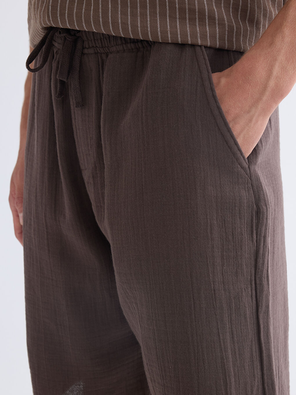 Kahverengi Rahat Kalıp Müslin Erkek Şort-2