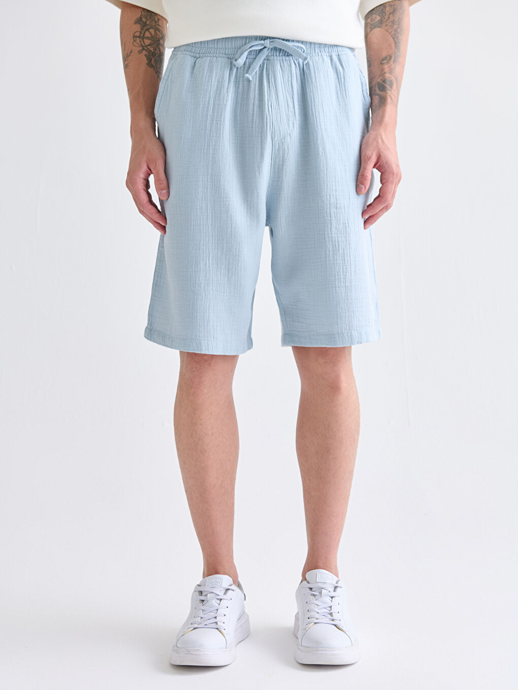 Mavi Rahat Kalıp Müslin Erkek Şort-1