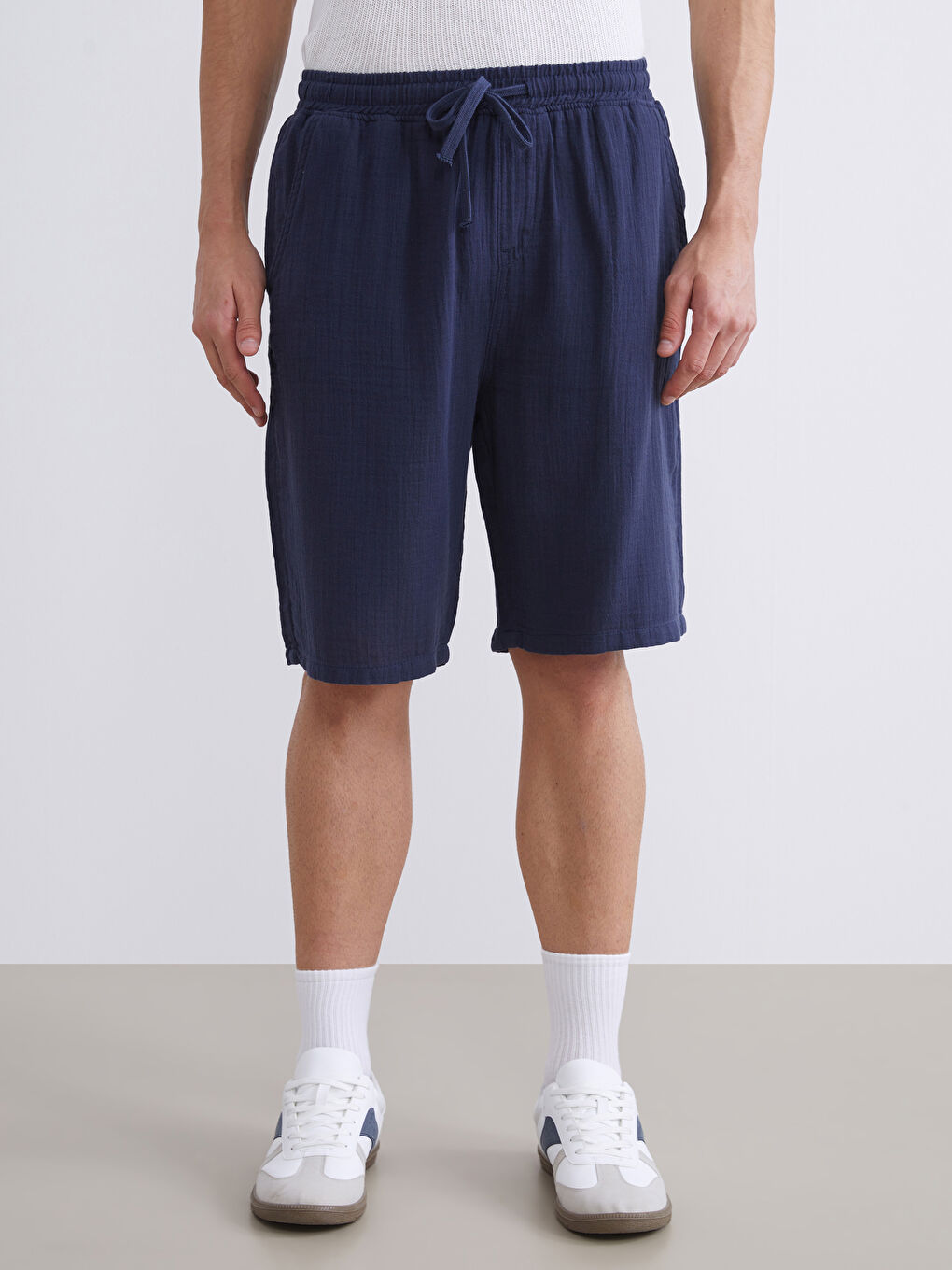 Lacivert Rahat Kalıp Müslin Erkek Şort-1