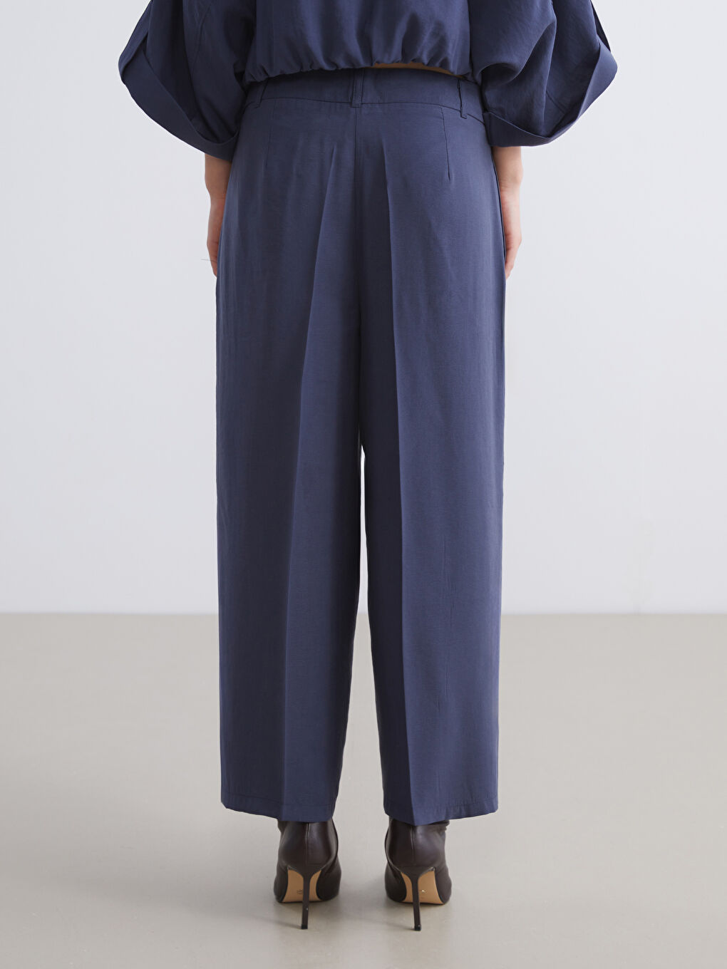 Lacivert Modal Karışımlı Geniş Paça Kadın Pantolon-5