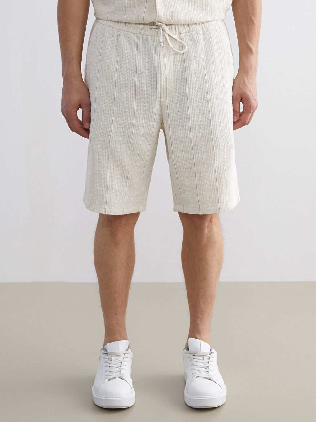 Ekru Standart Kalıp Keten Görünümlü Erkek Şort-2