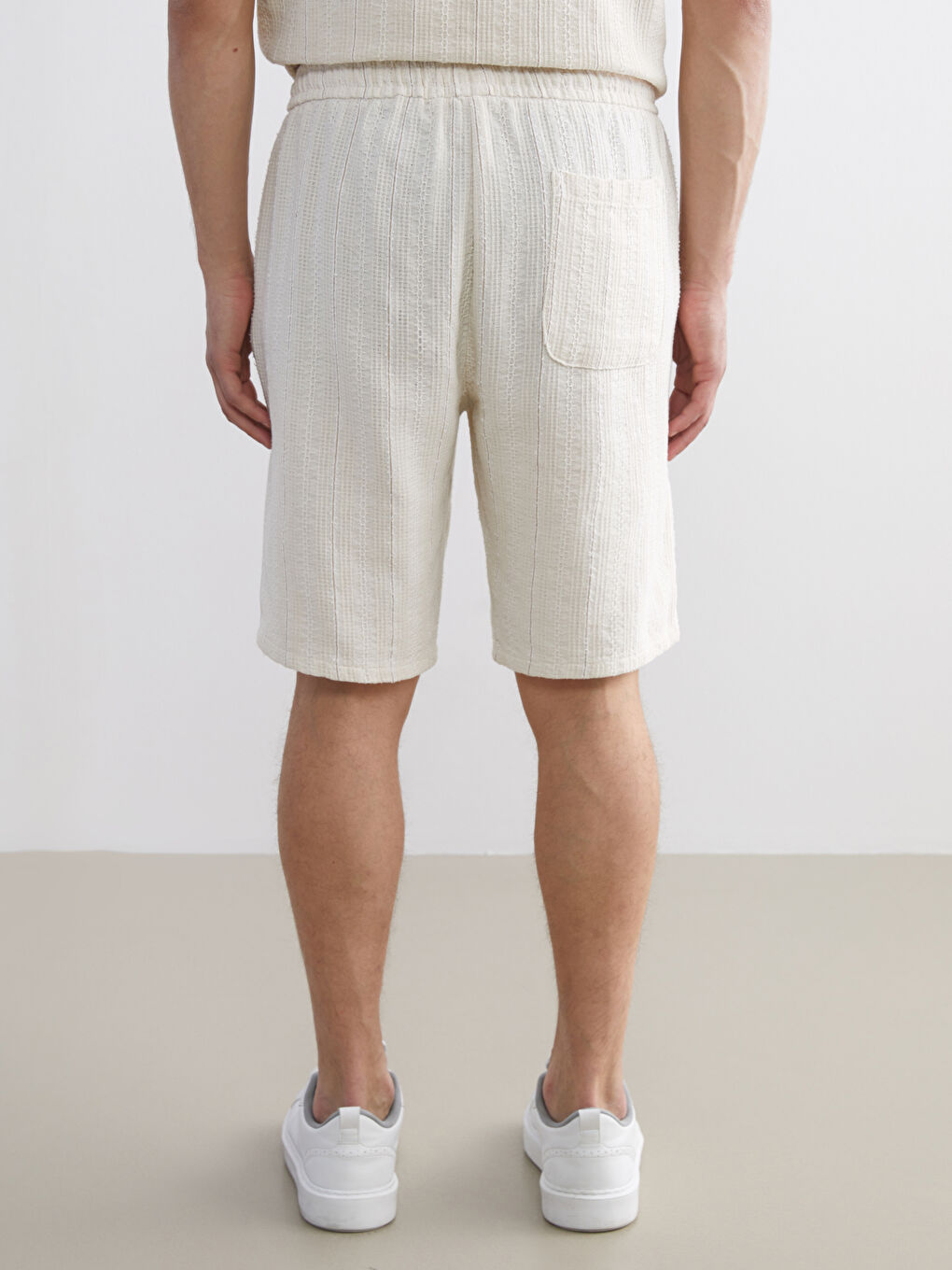 Ekru Standart Kalıp Keten Görünümlü Erkek Şort-6