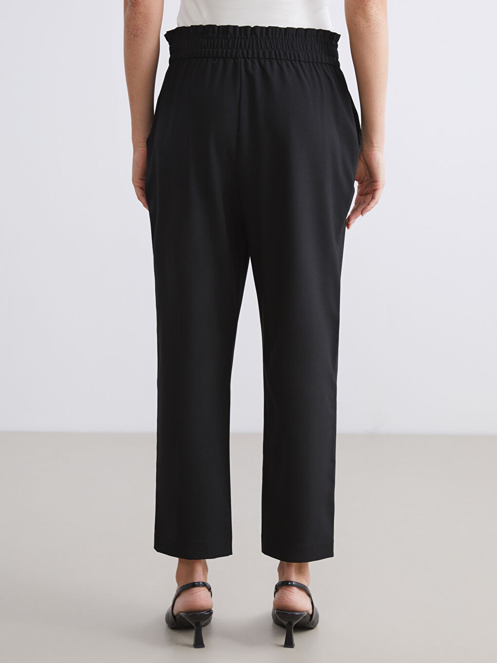 Siyah Beli Lastikli Havuç Kesim Kadın Pantolon-4