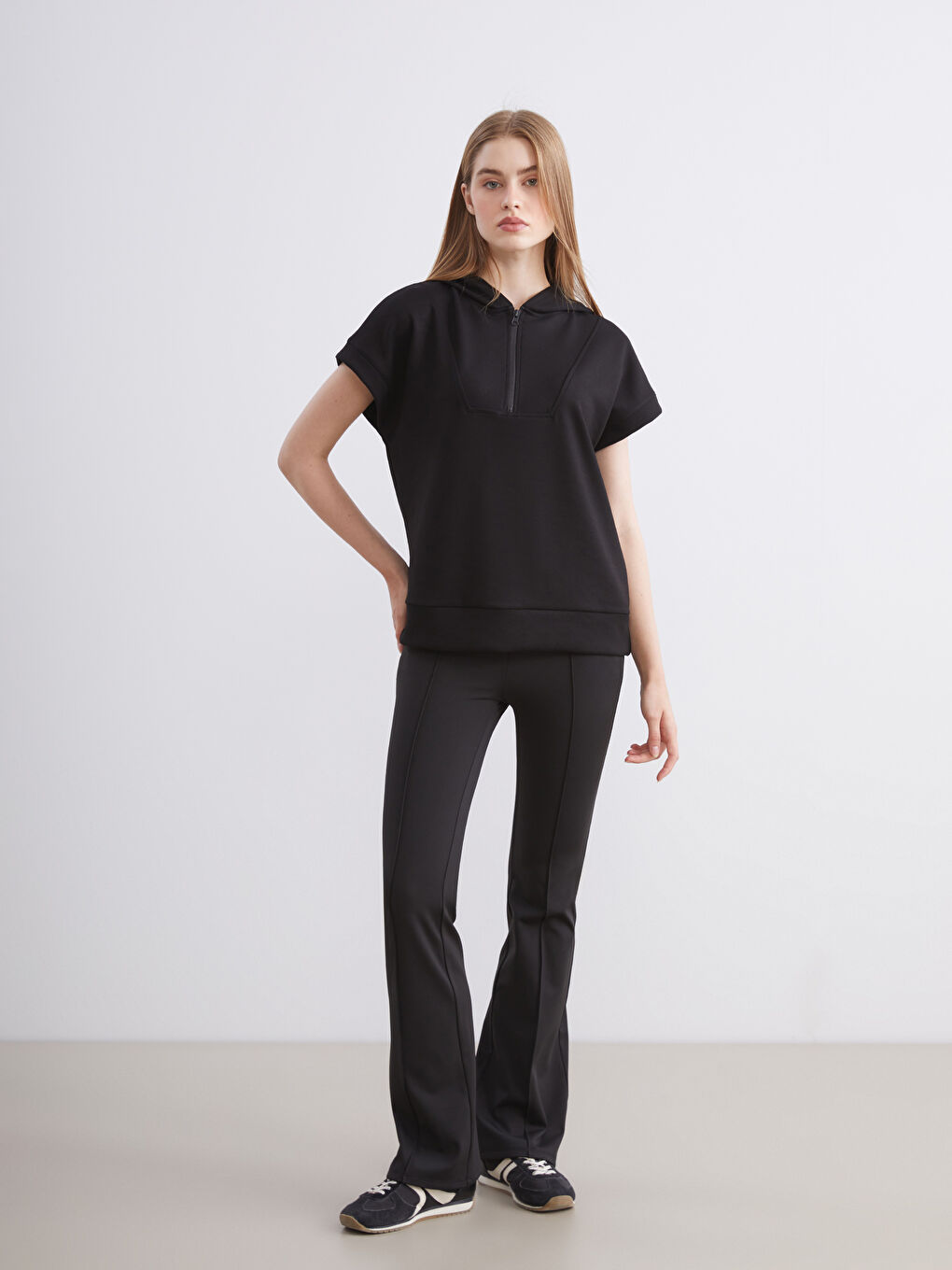 Siyah Fermuarlı Yaka Soft Touch Kadın Hoodie-2