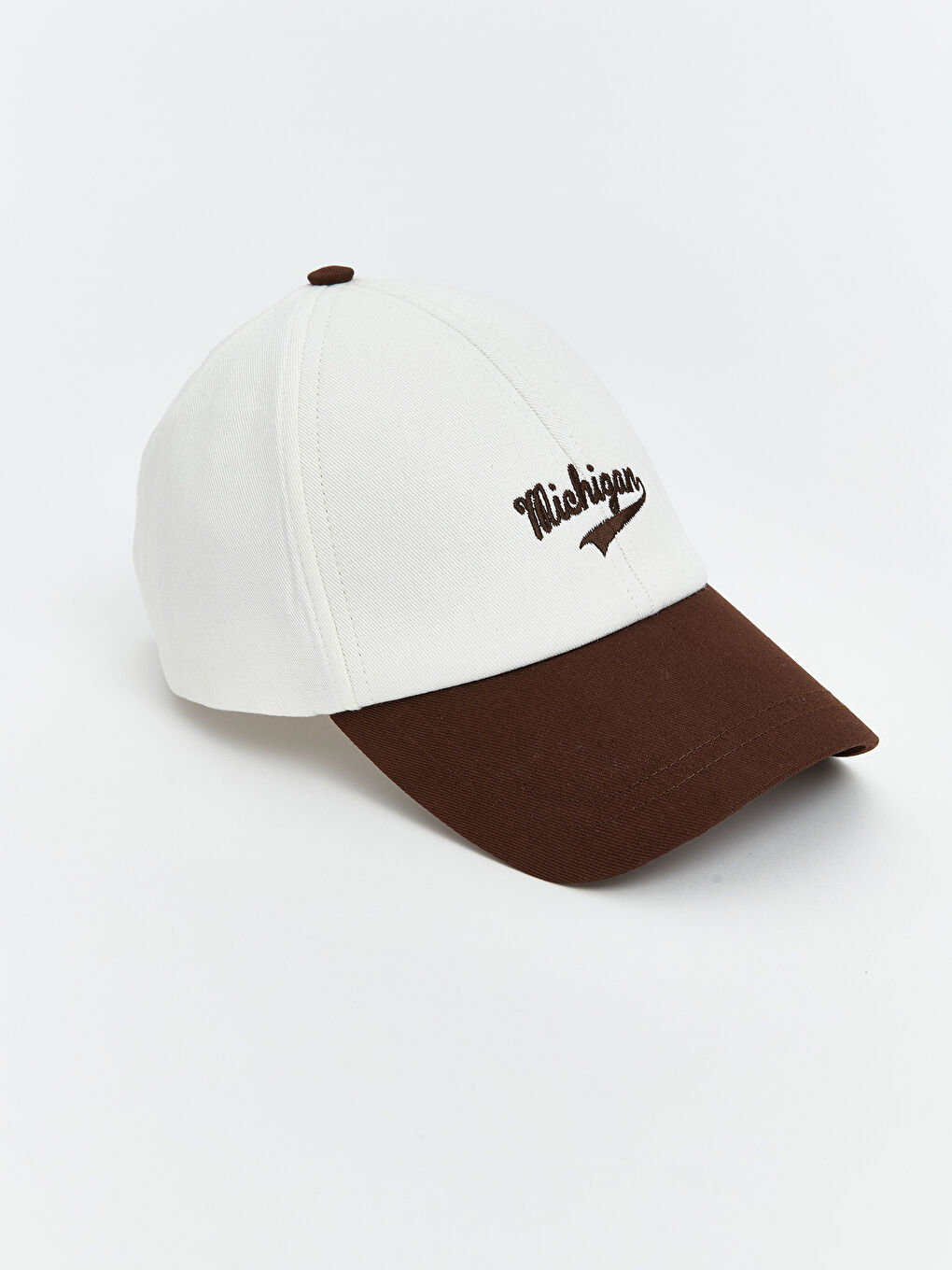 Bej Yazı Nakışlı Kadın Kep Şapka-1