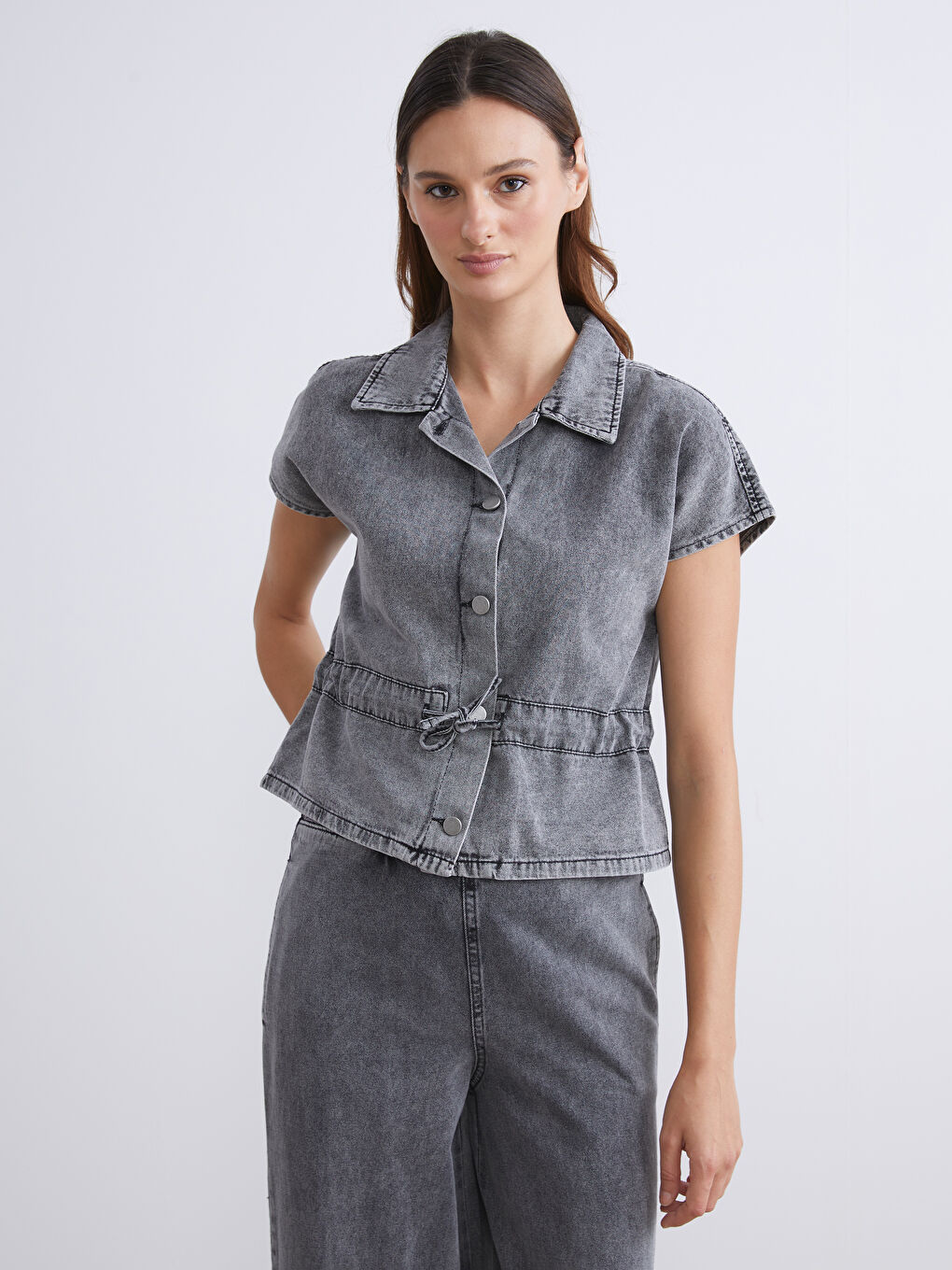 Siyah Beli Bağlamalı Kadın Jean Gömlek