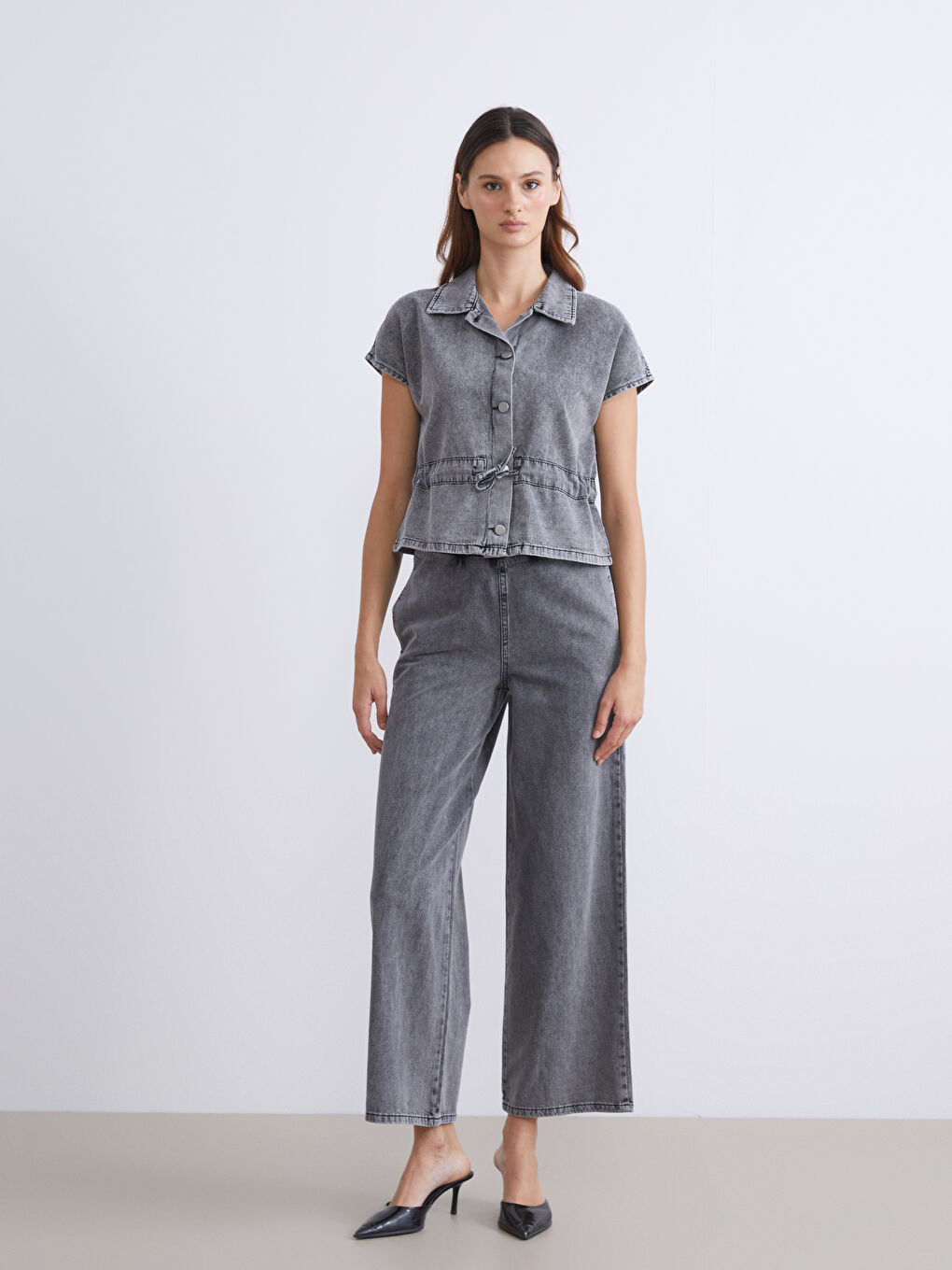 Siyah Beli Bağlamalı Kadın Jean Gömlek-1