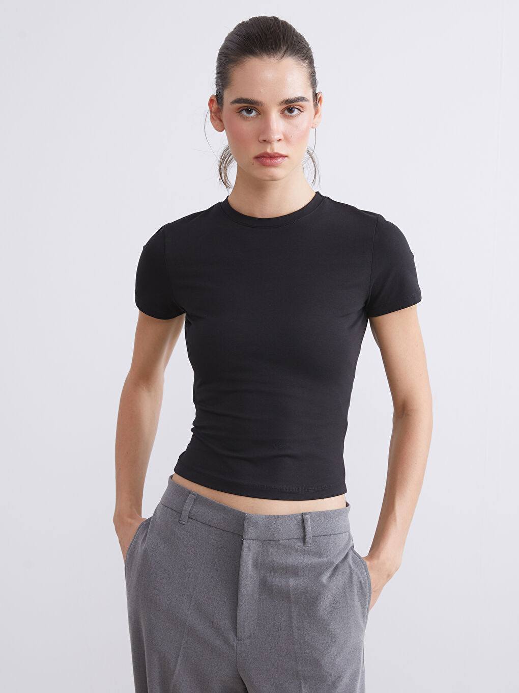 Siyah Bisiklet Yaka Kadın Body