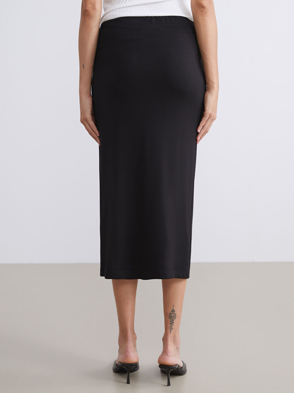 Siyah Beli Lastikli Büzgülü Etek-3