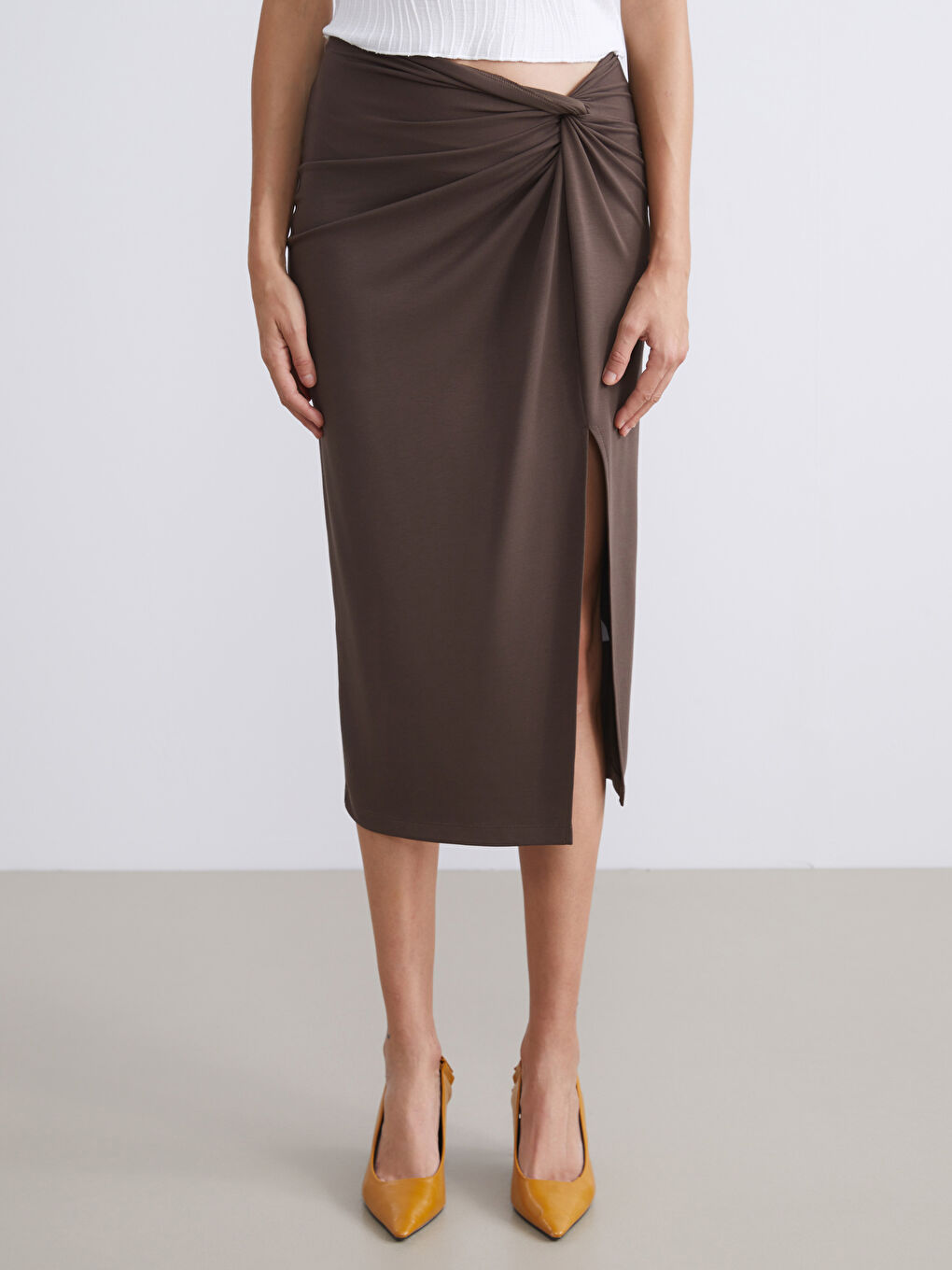 Kahverengi Beli Lastikli Büzgülü Etek-1