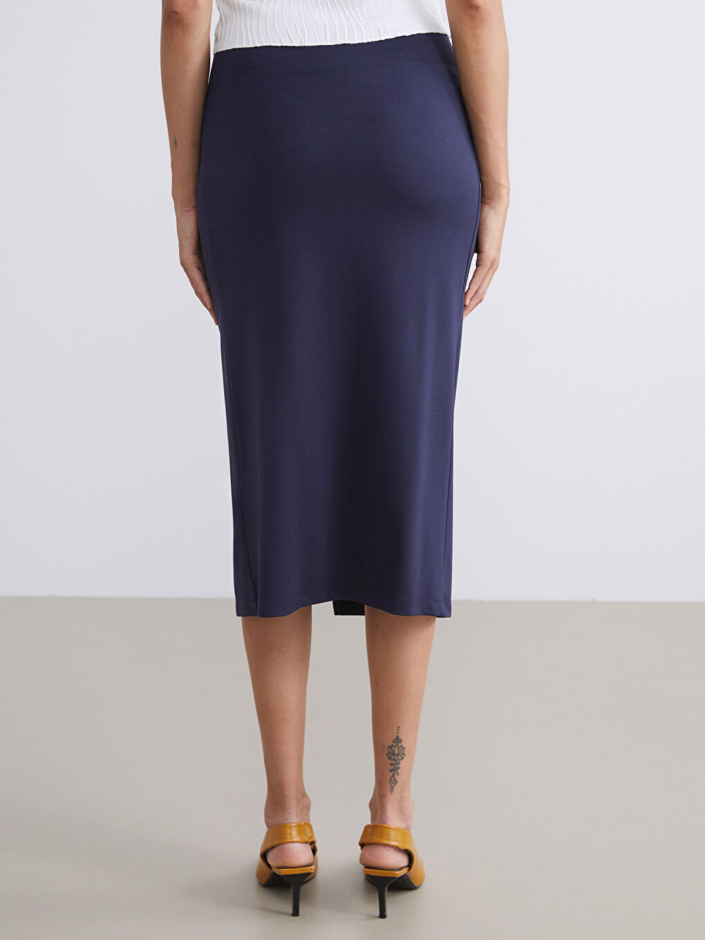 Lacivert Beli Lastikli Büzgülü Etek-3