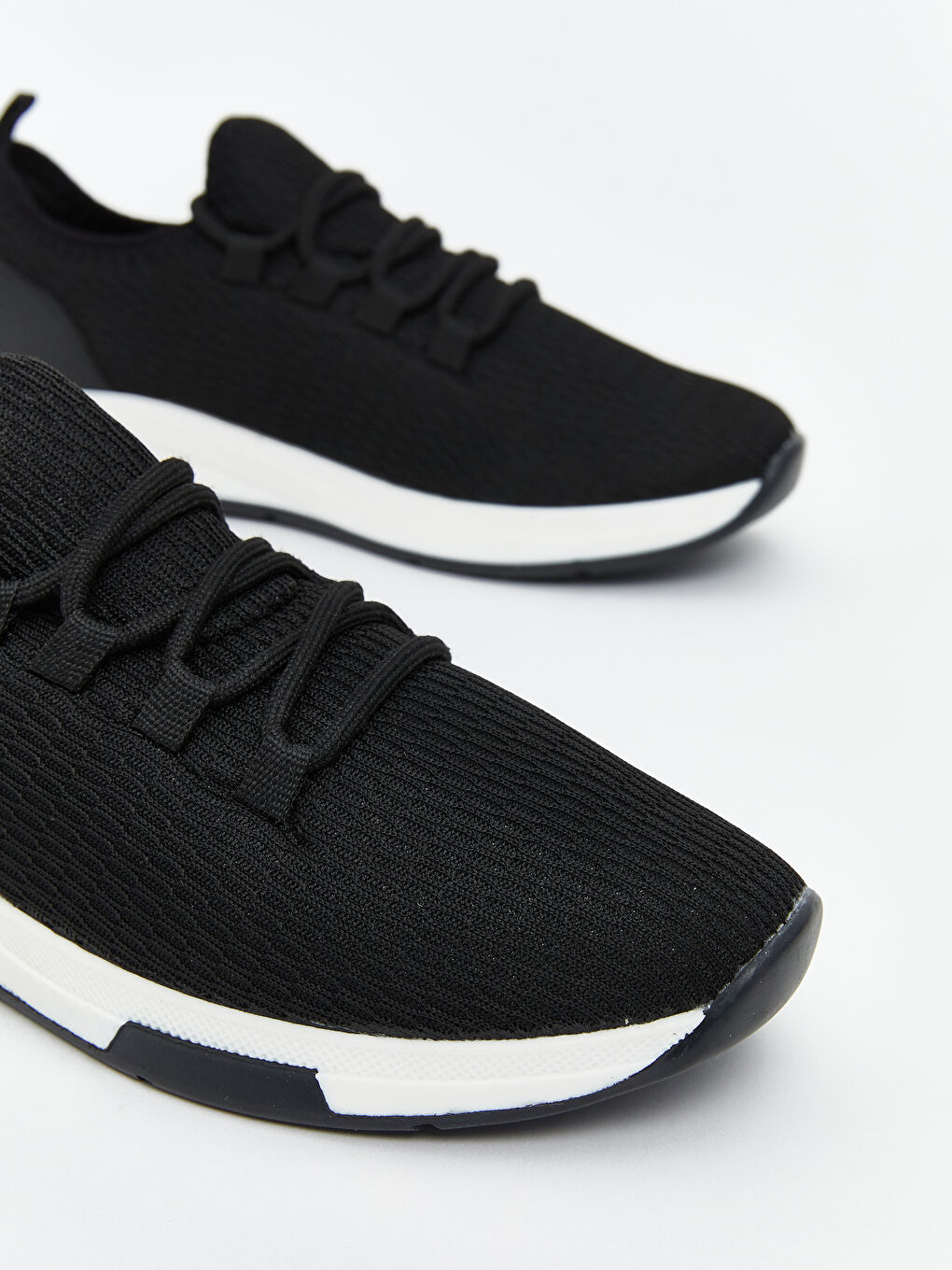 Siyah Bağcıklı Kadın Spor Ayakkabı-2