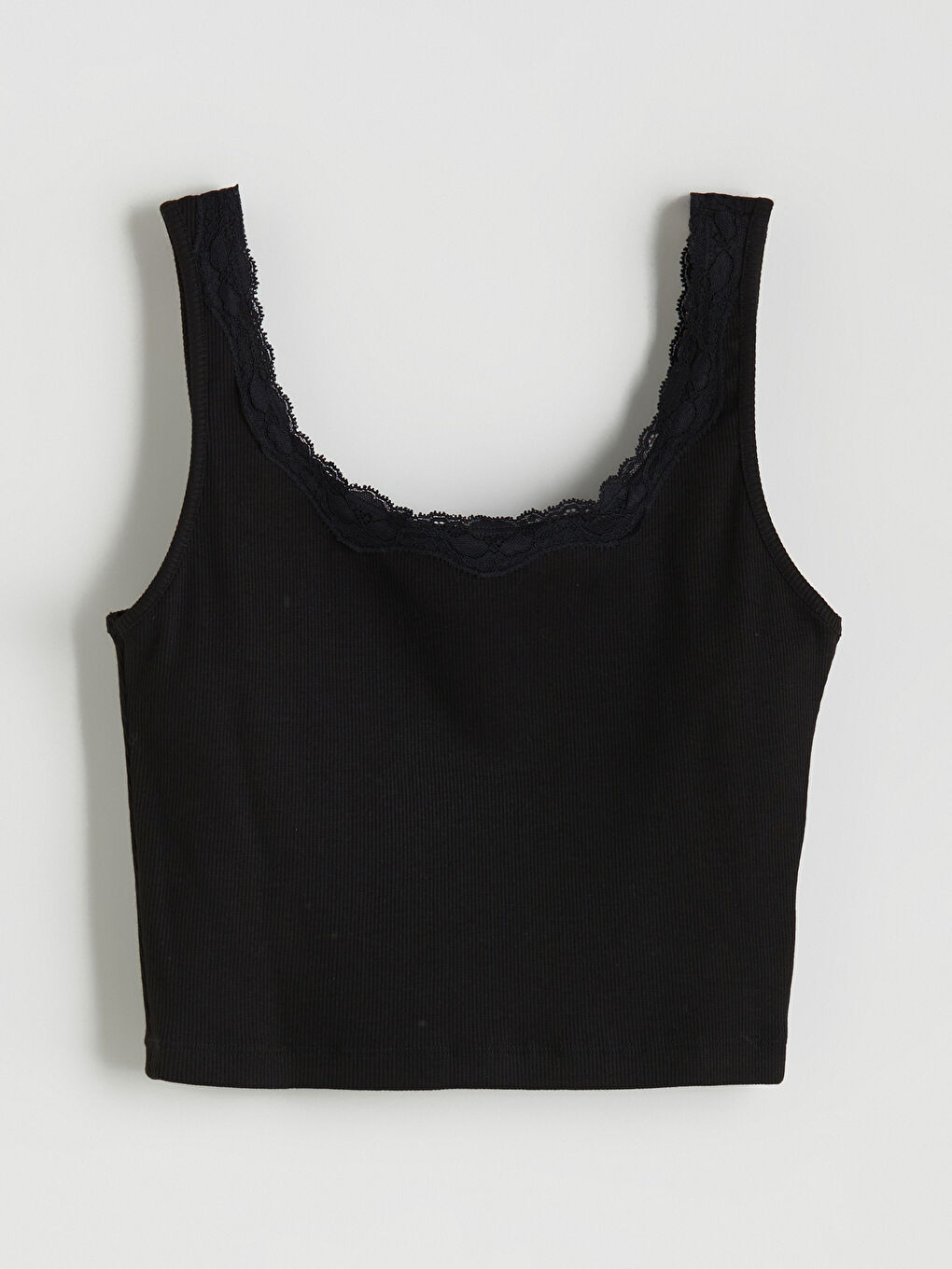 Siyah U Yaka Dantel Detaylı Kadın Atlet-4