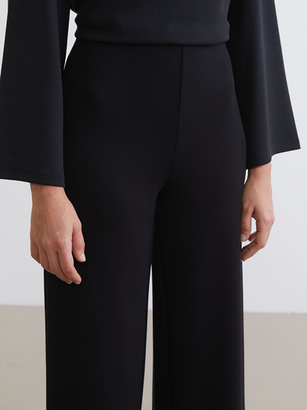 Elasticated Waist Wide Leg Women's Sweatpants-2