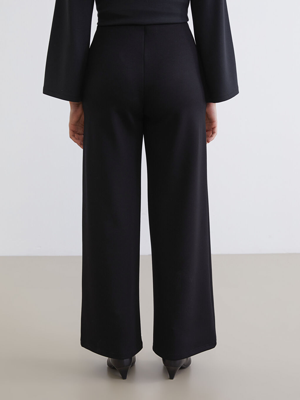 Elasticated Waist Wide Leg Women's Sweatpants-3