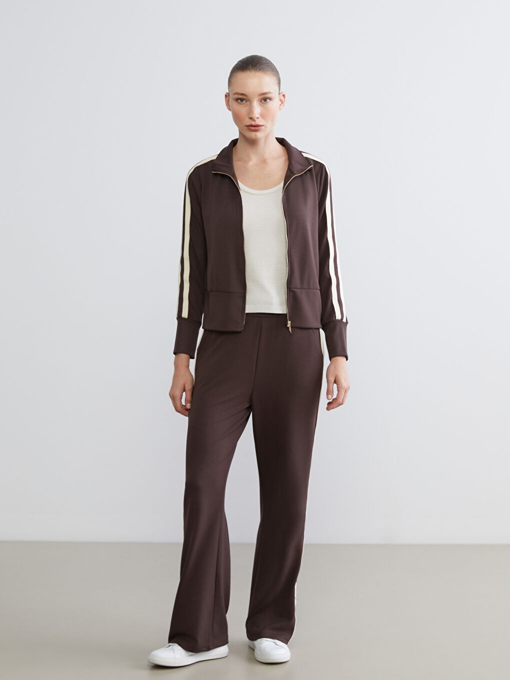 Dukserica sa rajsferšlusom sa uspravnom kragnom za Ženski-1