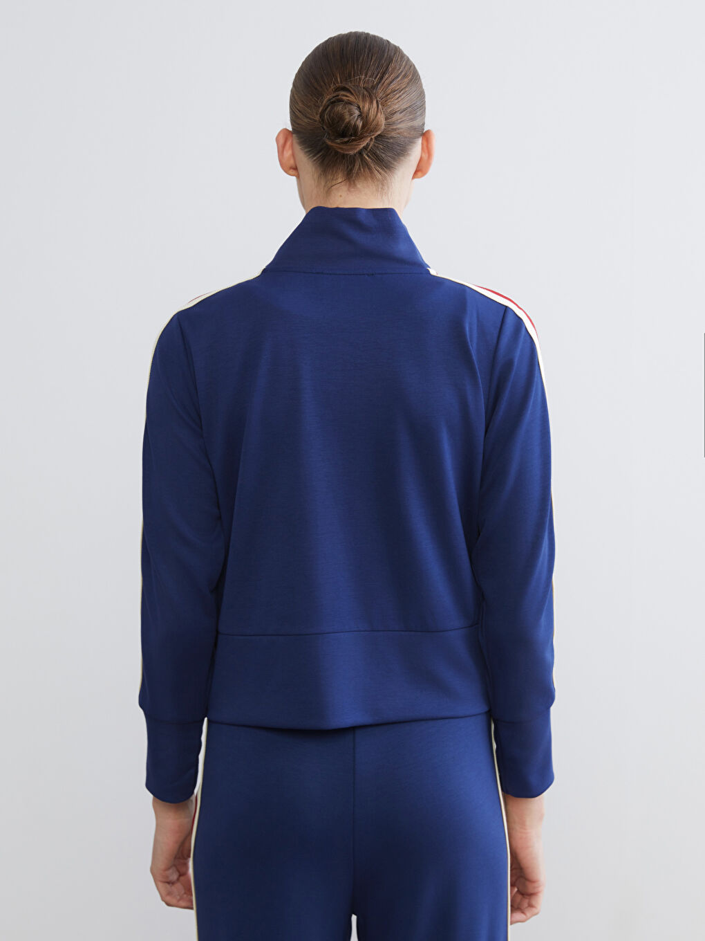 Dukserica sa rajsferšlusom sa uspravnom kragnom za Ženski-3