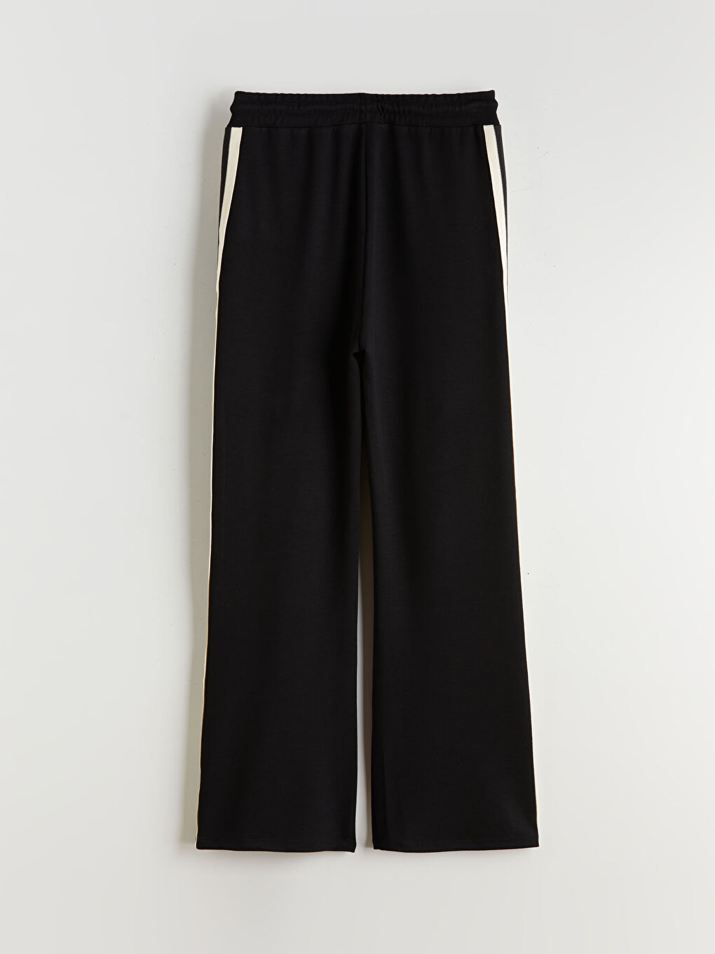 Siyah Şerit Detaylı Geniş Paça Kadın Eşofman Altı-9