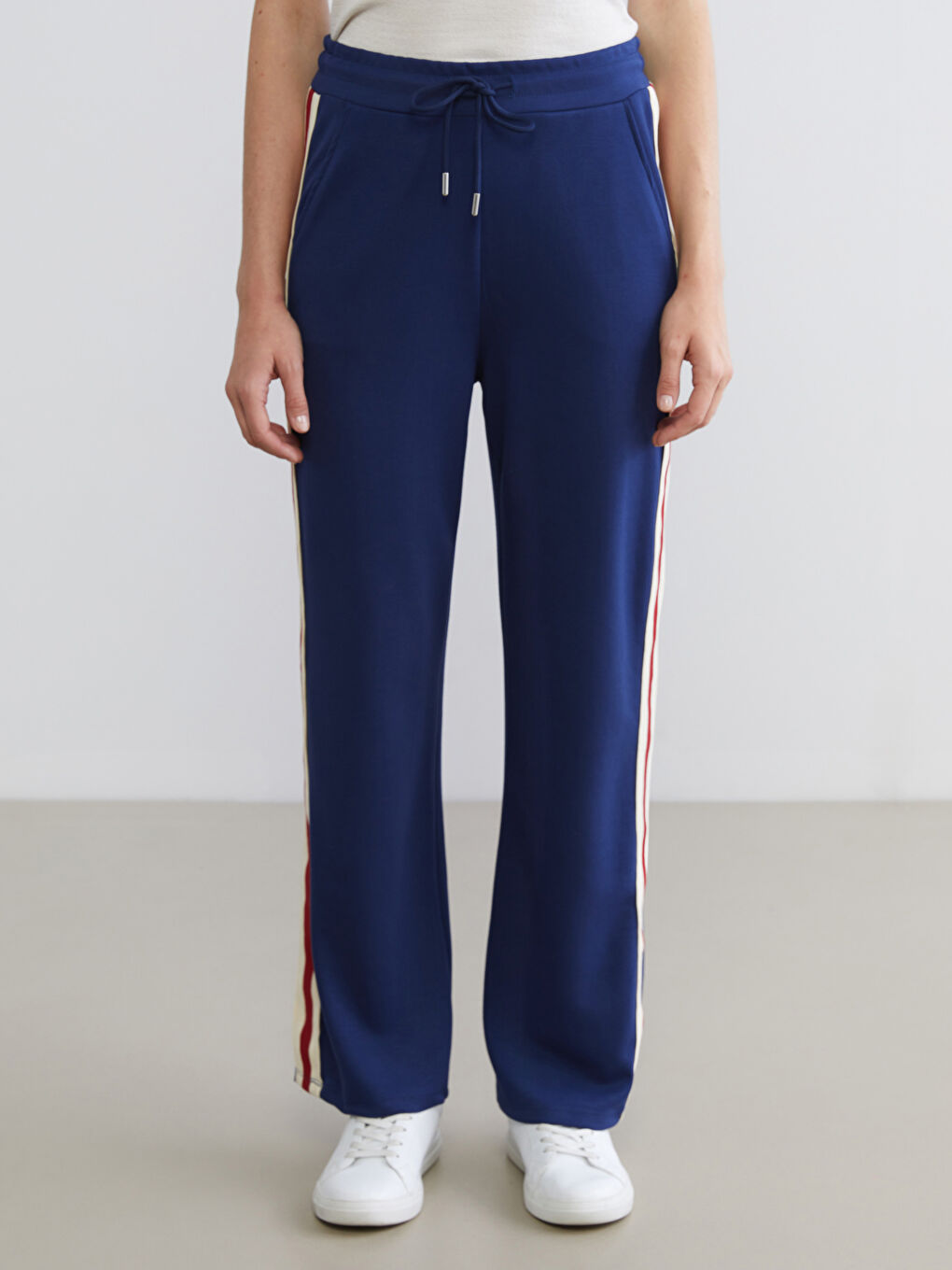 Woman NAVY Sweatpants-1