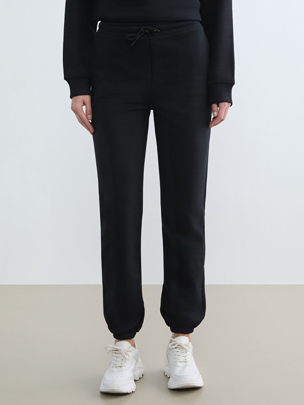 Siyah Beli Lastikli Kadın Jogger Eşofman Altı-1