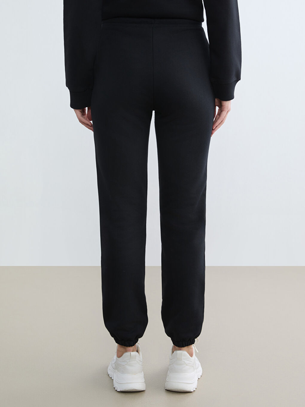 Siyah Beli Lastikli Kadın Jogger Eşofman Altı-3