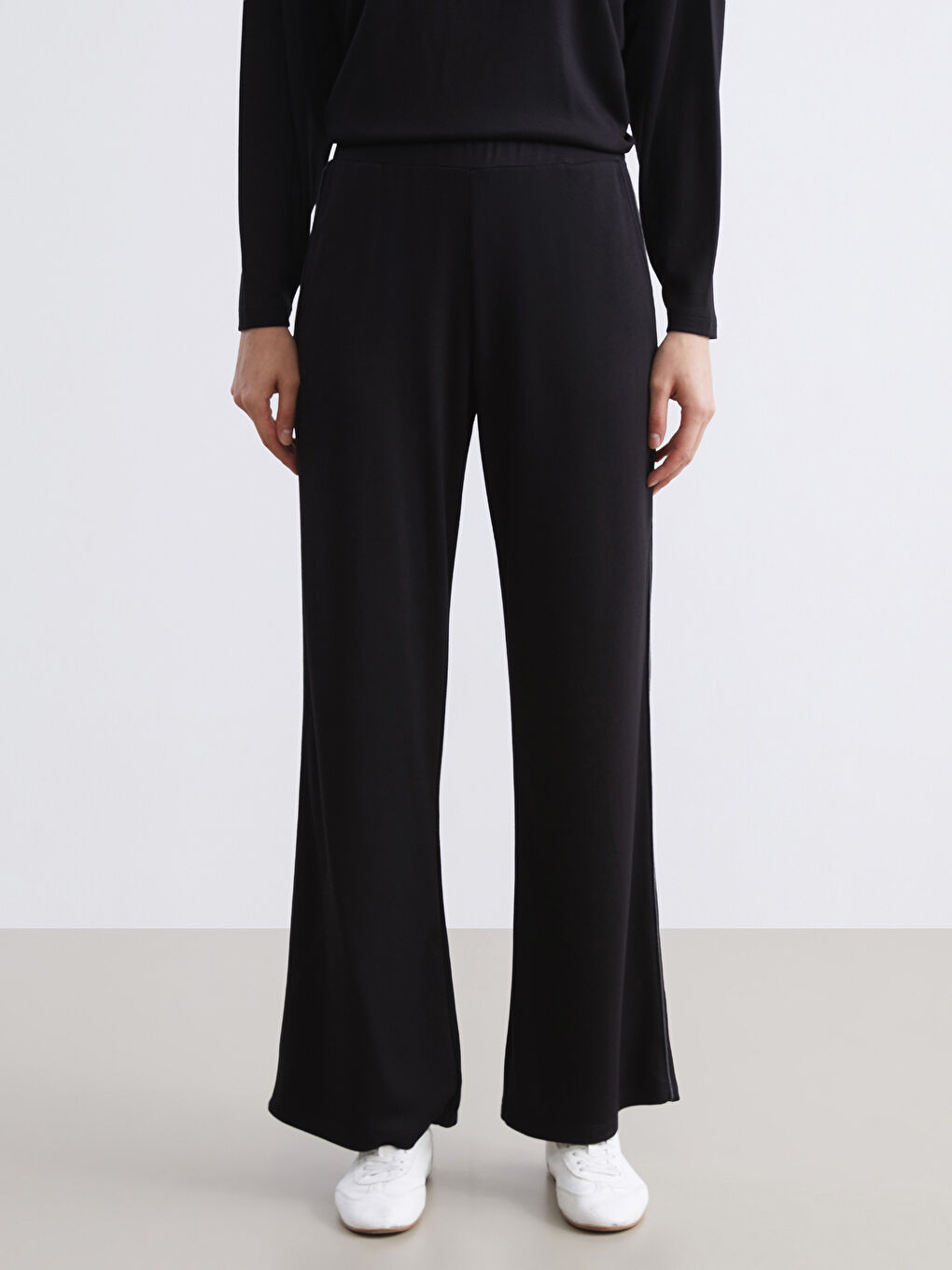 Siyah Beli Lastikli Kadın Eşofman Altı-1